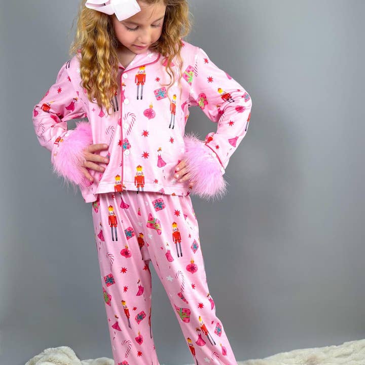 Ensembles de détente Casse-Noisette et Plume de Ballerine pour la vente par Three Wildflower Designs