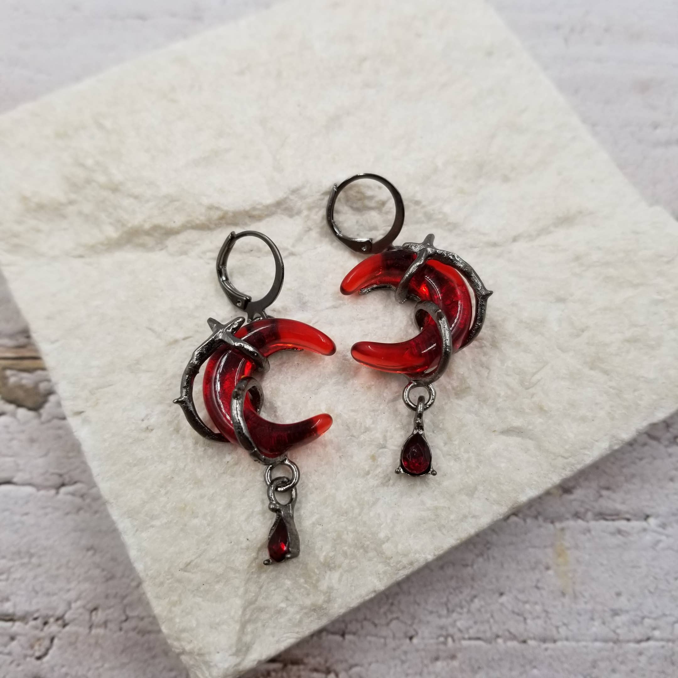 Treasure Wholesale - Wholesale Dangle Earrings - Halloween Gothic Vampire Blood Moon Earrings0