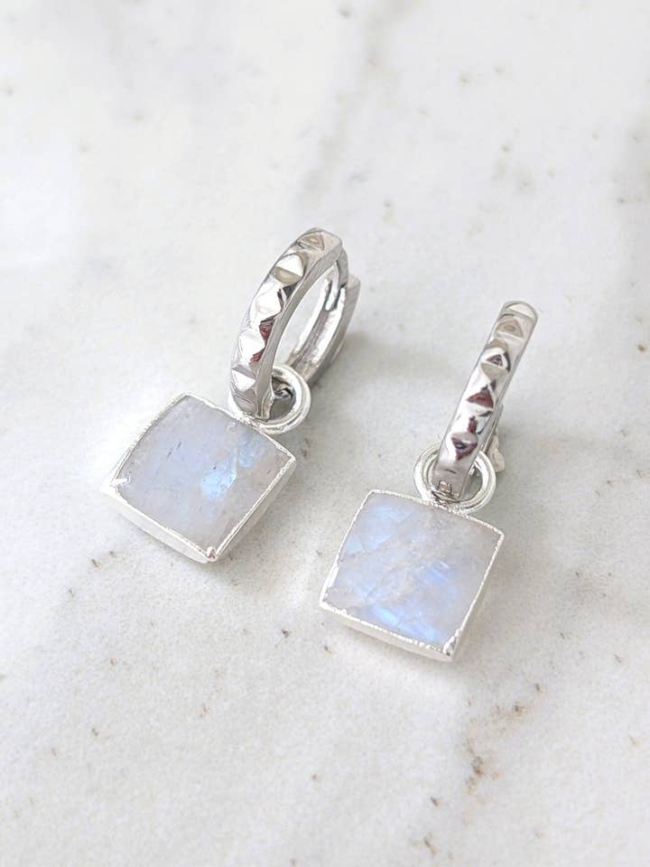 Los pendientes de aro con piedra lunar cuadrada. para venta al por mayor de Lapis London