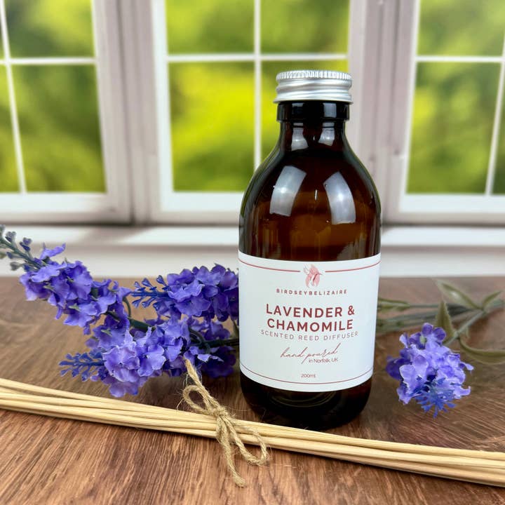 Lavande et camomille - Diffuseur Signature Reed pour la vente par BirdseyBelizaire