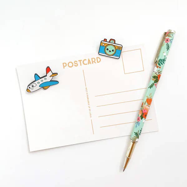 Pals & Co. – Alfinete/botão de lapela por atacado – Plane & Camera - Pinos de Esmalte de Viagem - Conjunto Neutro4