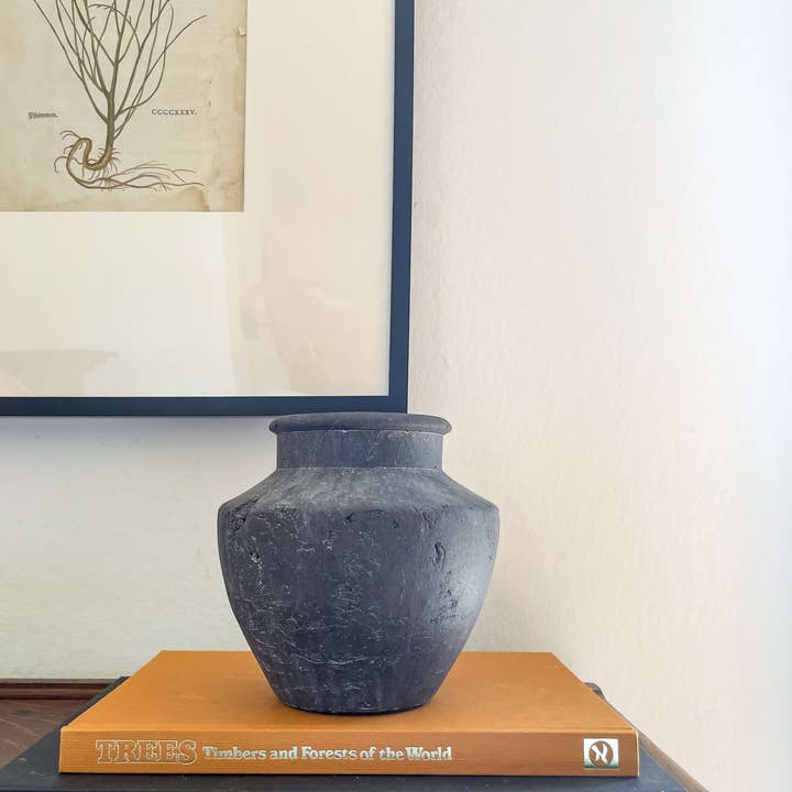 Hycroft Home Decor - Wholesale Vase - Senna Terracotta Vase – Flared Neck, Charcoal Finish4