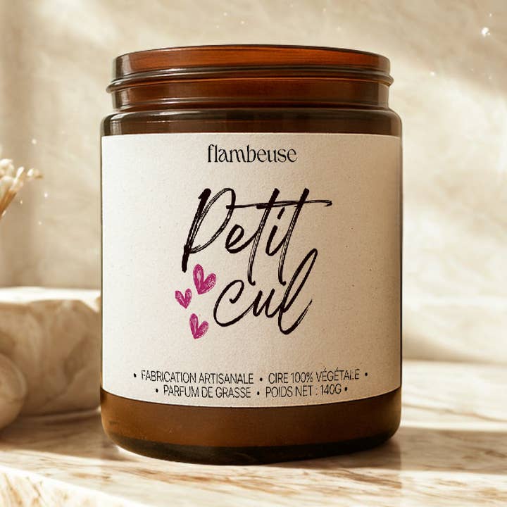 Bougie parfumée “Petit Cul” (140 g) pour la vente par Flambeuse (Effet WOW)