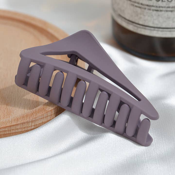 SoapElenGlen - Wholesale Hair Clip - Women's - French Geometric Hollow Triangle Hair Claw Clip12