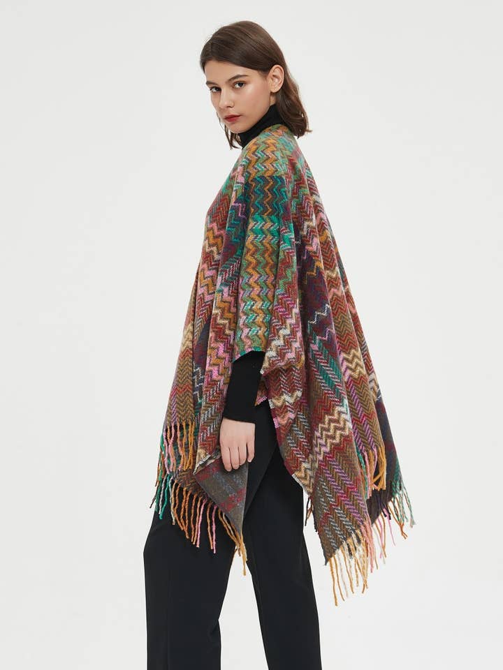 ePretty - Vendita all'ingrosso Poncho - Donna - Involucro in maglia con stampa a chevron multicolore con nappine Z1-PJP12
