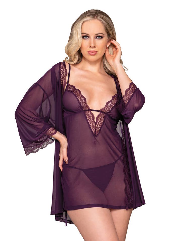 Completo chemise e accappatoio in rete elasticizzata con bordo smerlato in pizzo per la vendita all'ingrosso da parte di Dreamgirl International