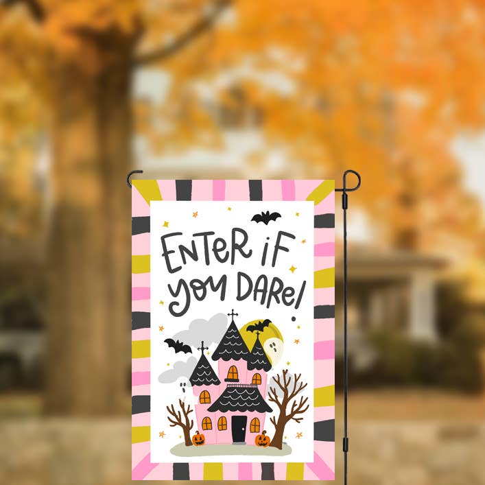 Doodles By Rebekah - Venta al por mayor Bandera y manga de viento - Entra si te atreves Bandera de Jardín0