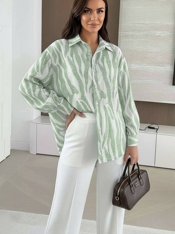 Elona oversized top met abstracte zebraprint en lange mouwen - khaki voor wholesale door Catwalk Wholesale