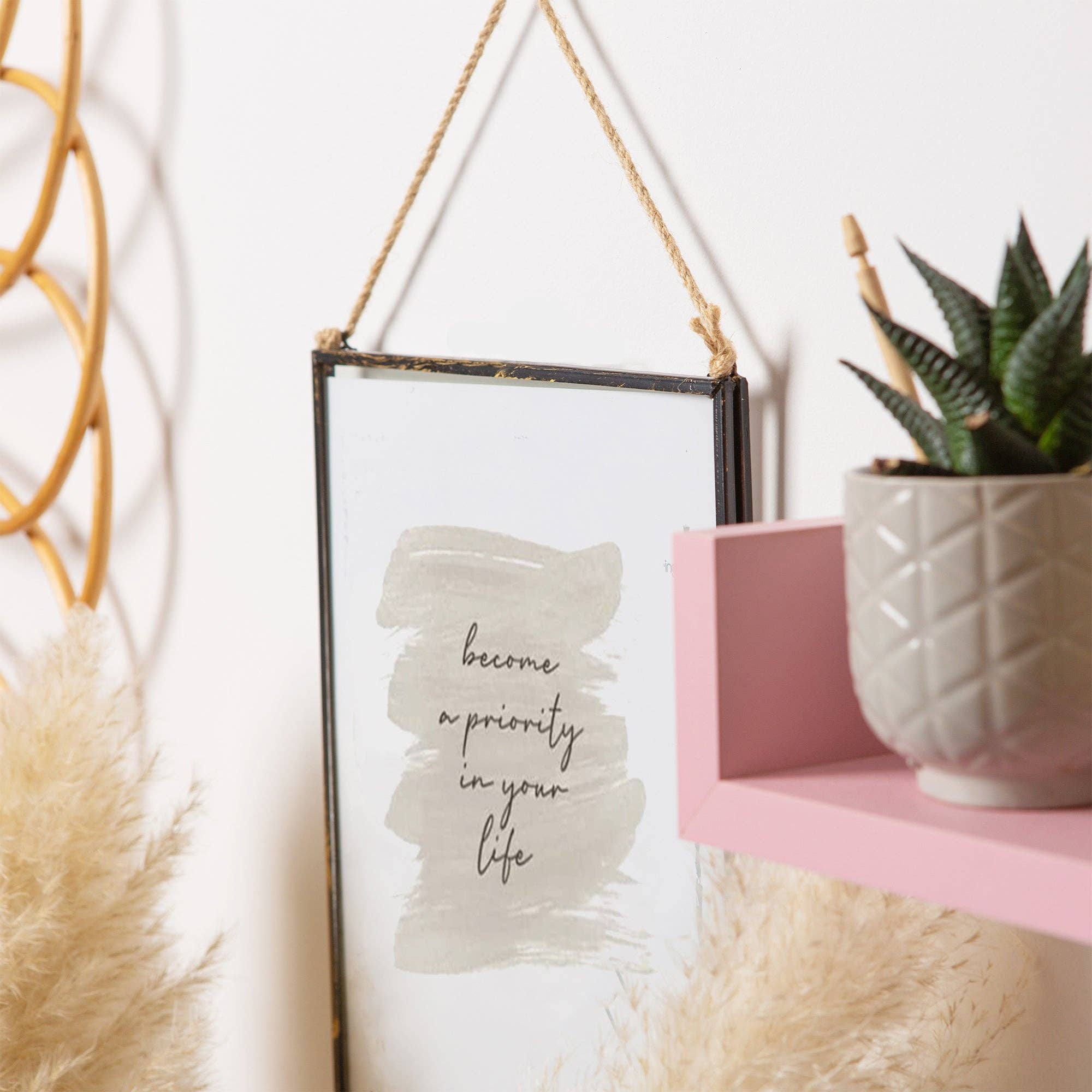 Rinkit Ltd - Vente Cadres photos - Cadre photo suspendu en métal noir 20 x 25 cm - par Nicola Spring6