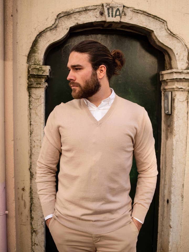 Trui met V-hals Beige voor wholesale door ARMAZÉM DAS MALHAS