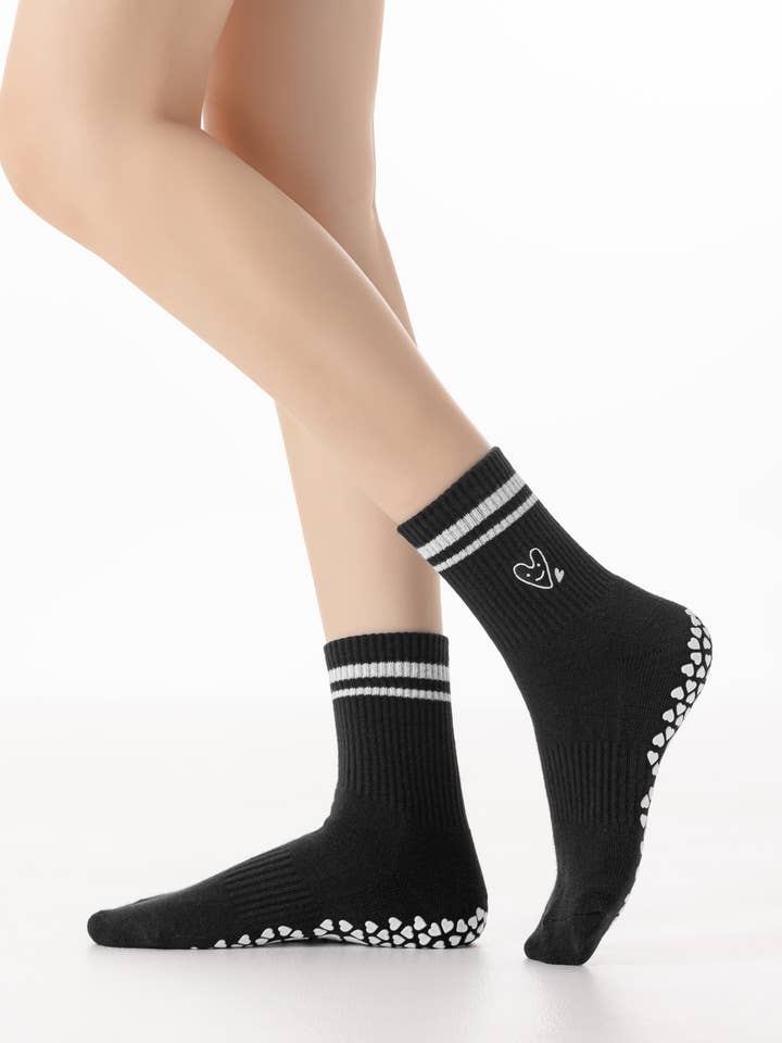 Paddi Studio - Wholesale Socks - Women's - Cute Heart embroidered grip socks - Black 2