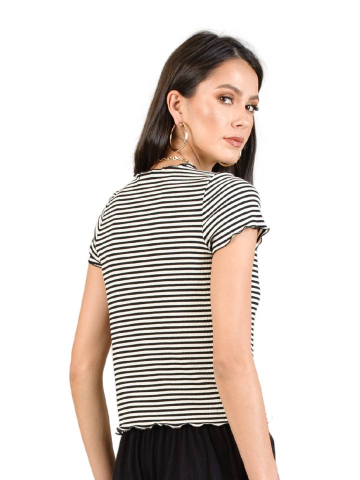 Lucca Couture – wholesale Stickad topp - Dam – Randig stickad ribbad skjorta med knappar för kvinnor