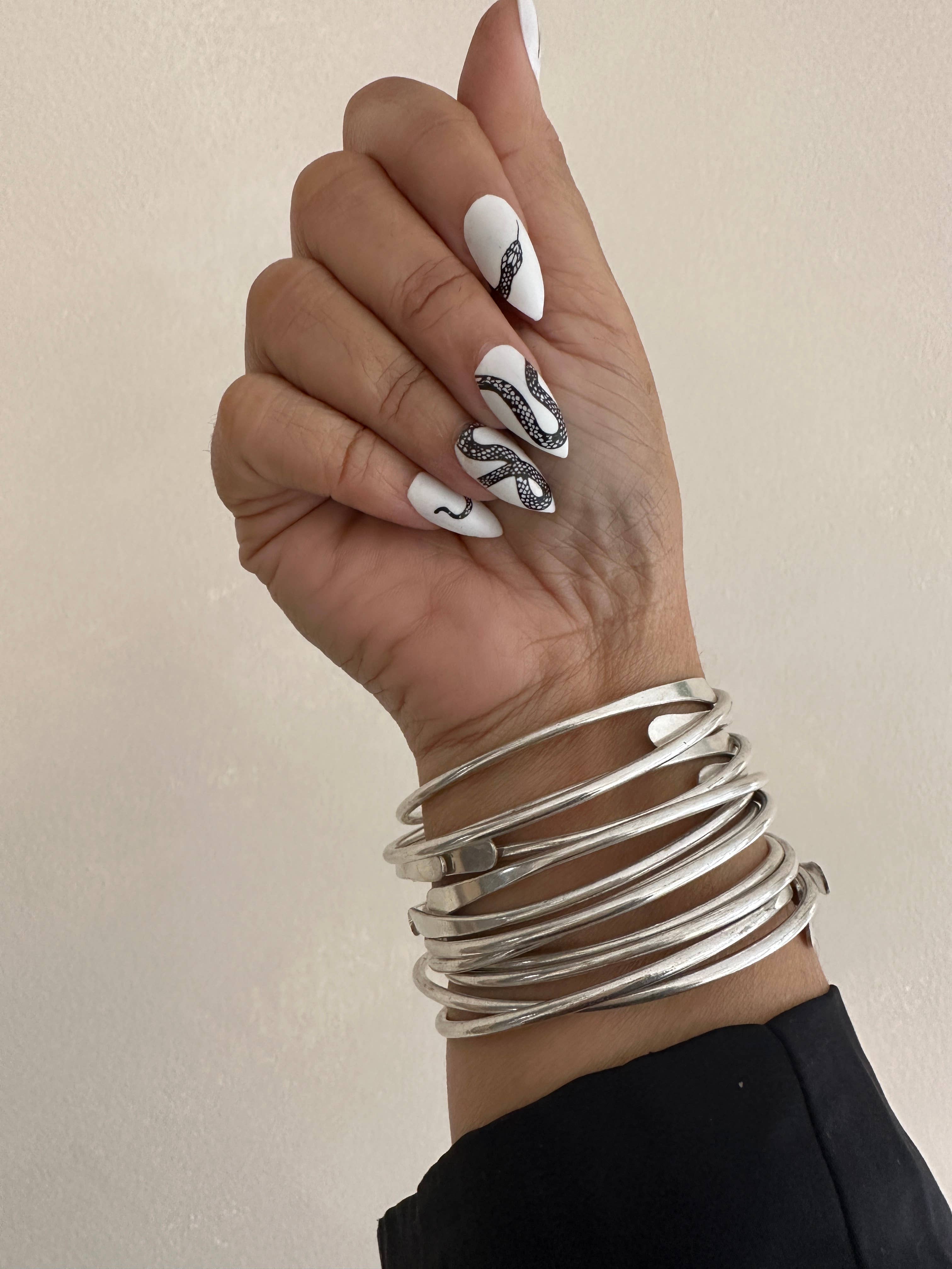 Boho Gal Jewelry – wholesale Bangle bracelet – Silver Coil Bangle2