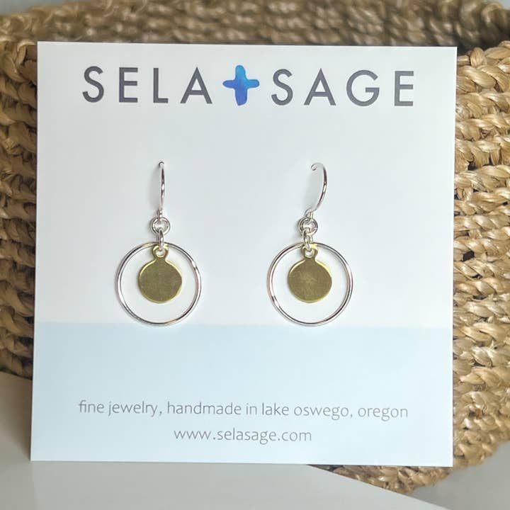 Sela+Sage - Vendita all'ingrosso Orecchini pendenti - Orecchini a cerchio in metalli misti, argento sterling e ottone dorato