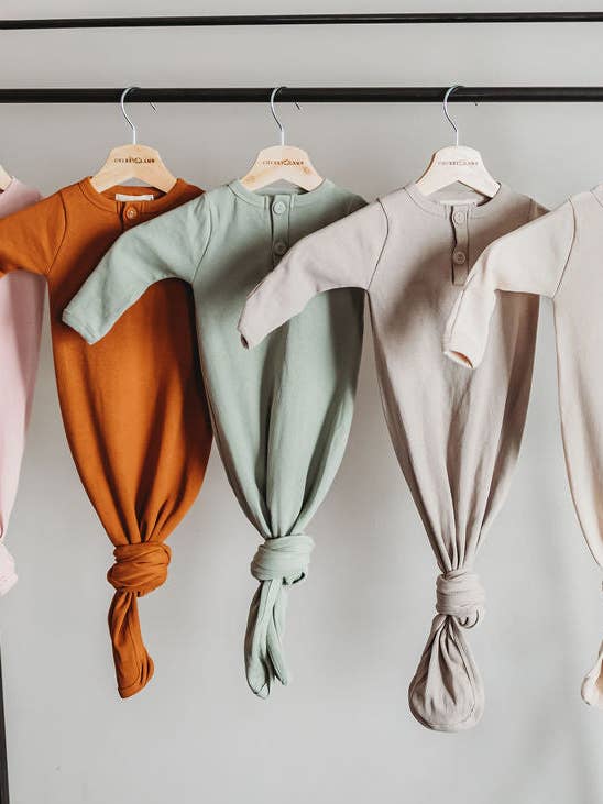 VESTIDO COM GOLA EM ALGODÃO ORGÂNICO EM “PISTACHIO” por atacado de Chubby Lamb