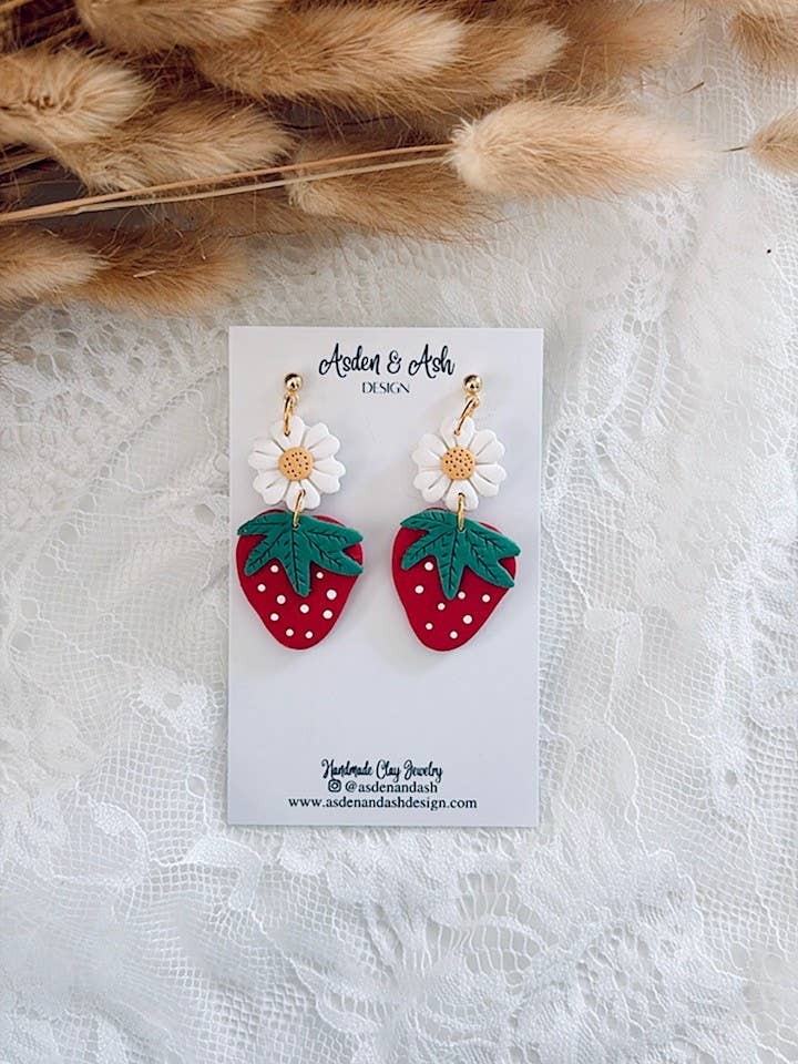 Orecchini pendenti fragola e margherita, orecchini di frutta, orecchini in argilla per la vendita all'ingrosso da parte di Asden & Ash Design