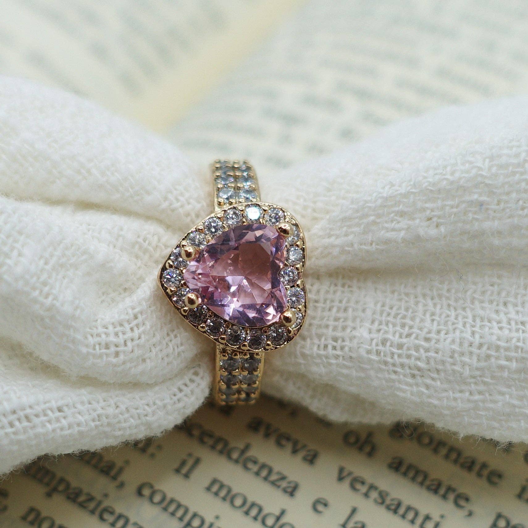 Daemon srls - Wholesale Multi-Stone Ring - ROSE ~ Cubic zirconia heart ring1