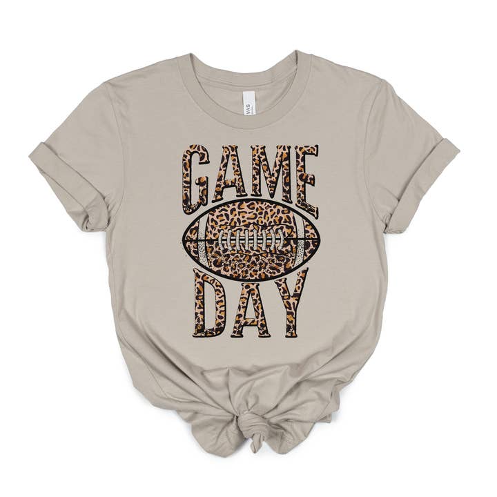 T-shirt beige chiné Game Day Leopard pour la vente par Simply Tees