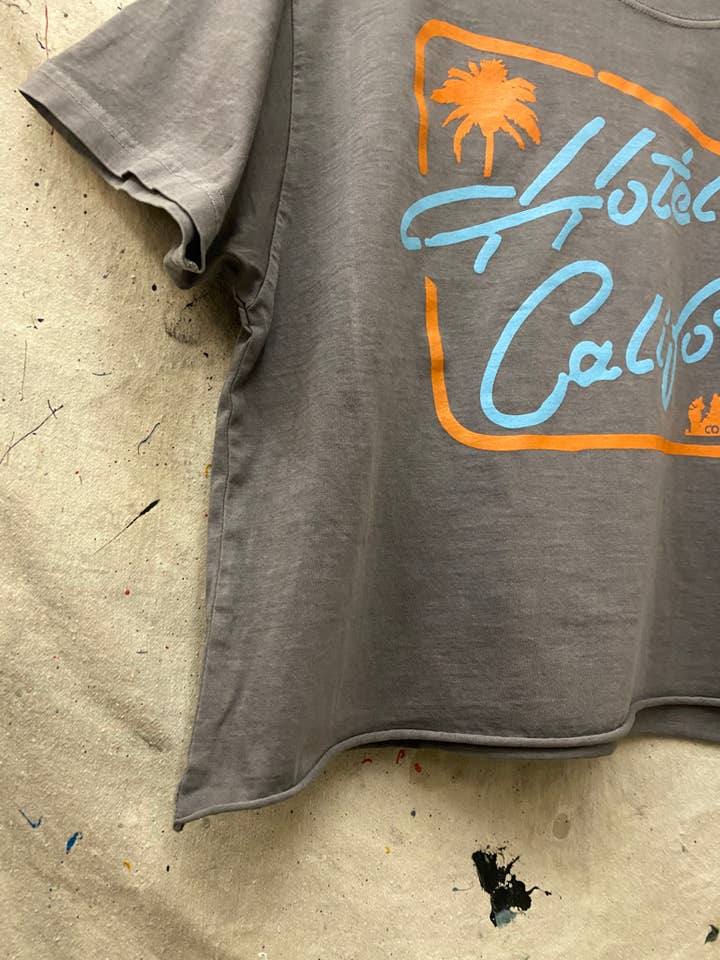 Country Deep Apparel - Wholesale Screen Printed T-Shirt - Women's - Hotel California Vintage Relaxed Crop T-shirt