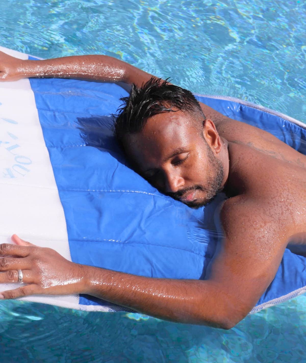 Plouf Safety Concept - Wholesale Inflatables - 2-in-1 Floating Mattress: Relaxation & Idleness