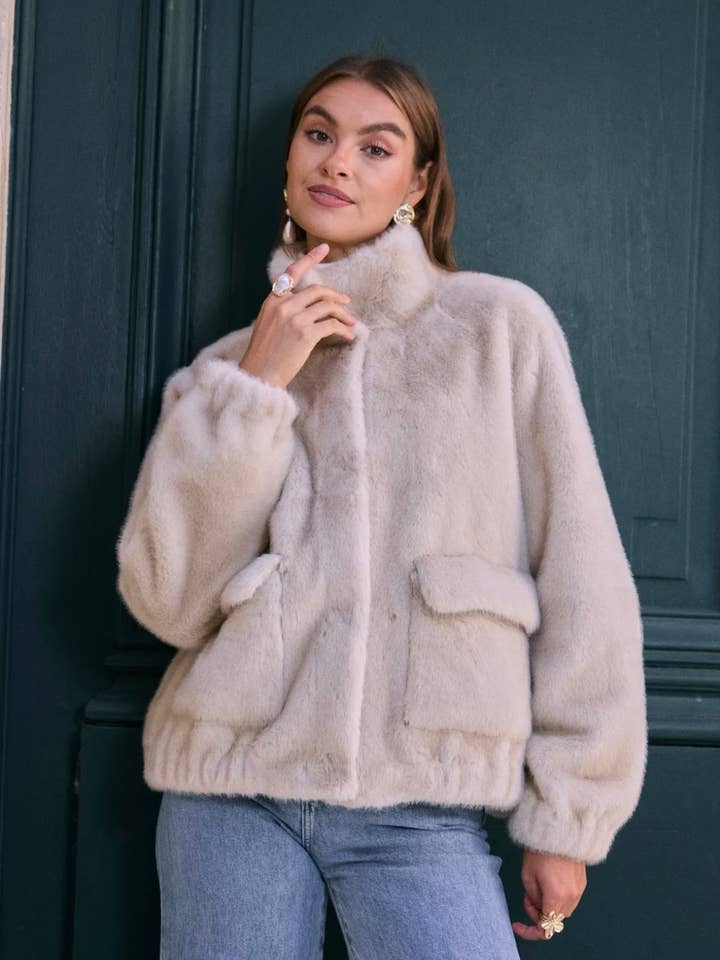 Gewatteerde jas van imitatiebont met opgestikte zakken - 8809 voor wholesale door Frime