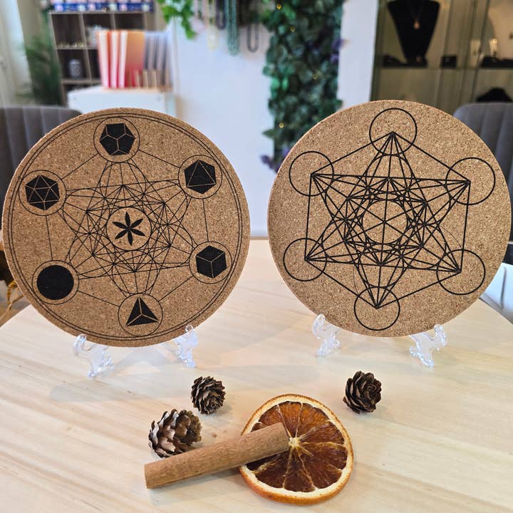 Crystal Cove Minerals – wholesale Crystal grid – 15cm Cork Board Crystal Grid1