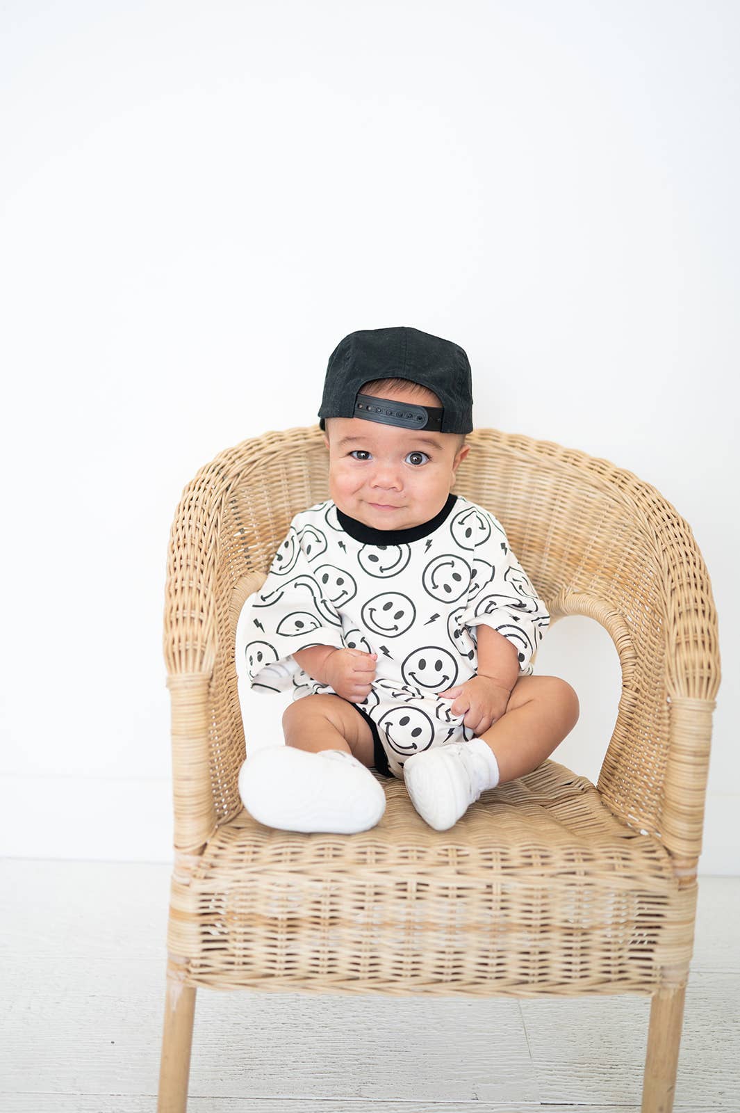 Addie Joy company – Großhandel Body (ohne Füße) – Baby – Übergroßer T-Shirt-Bubble-Romper - Elektrisches Smiley7