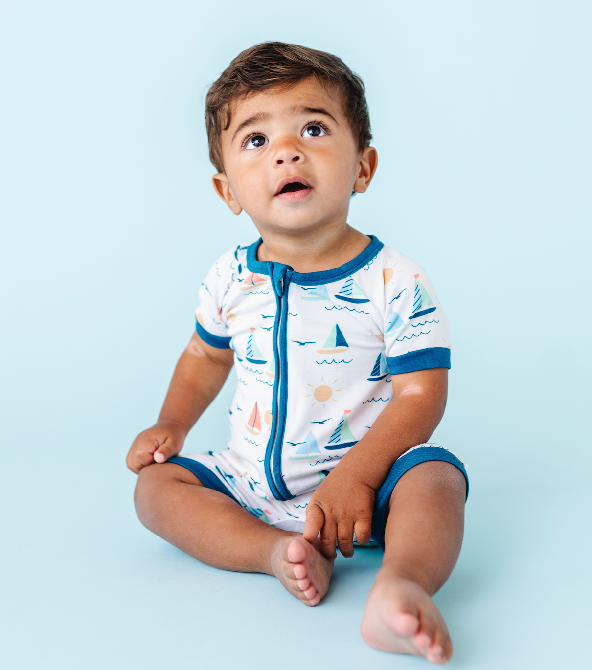 Bird & Bean® – wholesale Byxdress - Baby – Bambu Kort Dragkedja Romper för Baby - Kai Segelbåt0