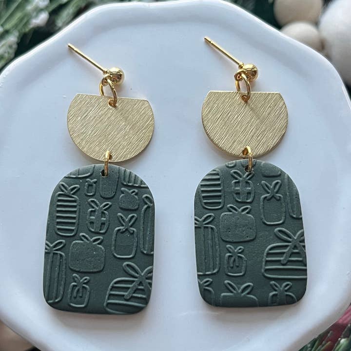 Happy and Hannahmade - Wholesale Dangle Earrings - Kelly Dangles0