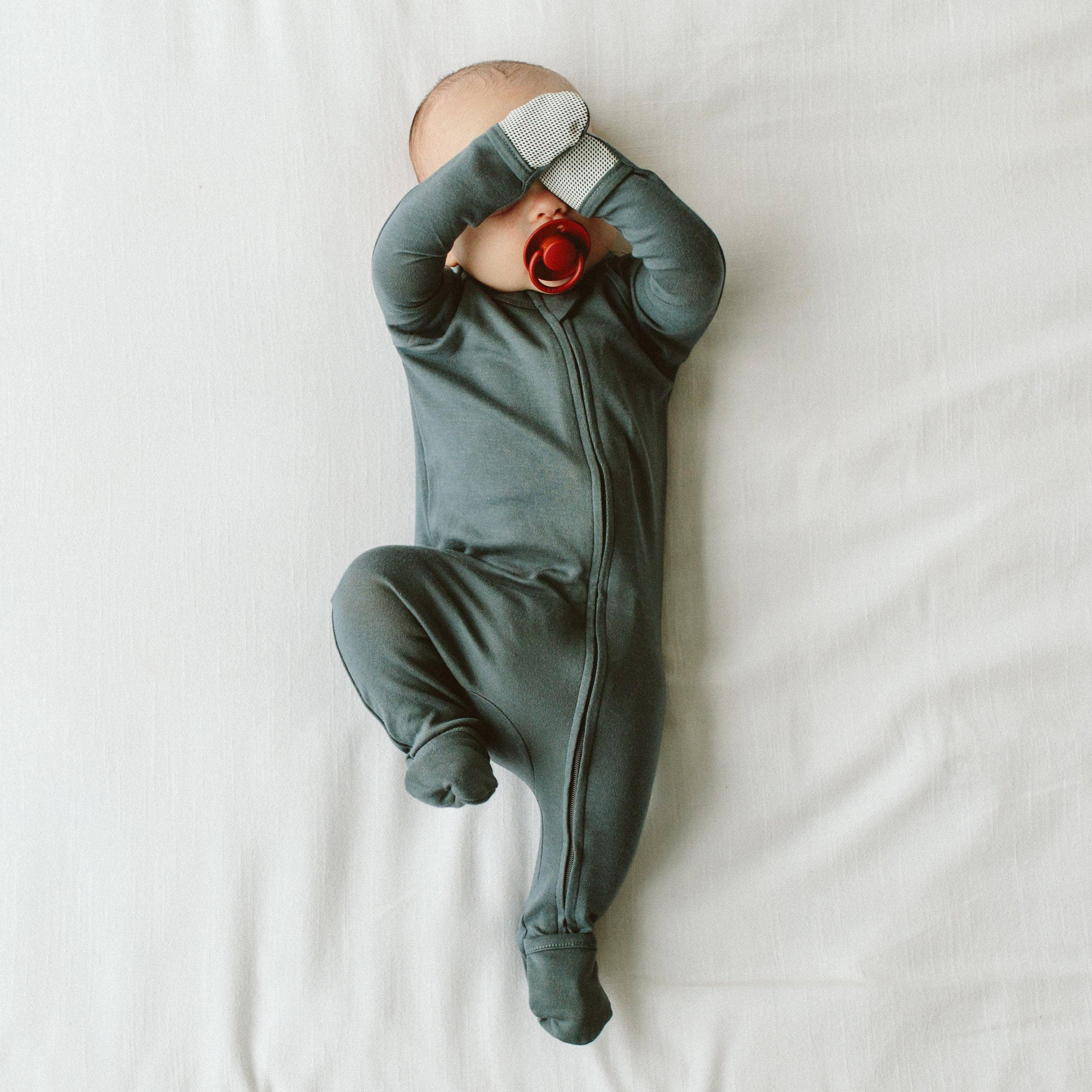 goumikids – Großhandel Schlafanzug – Baby – Wachse mit dir Footie + Snug Fit - Mitternacht0