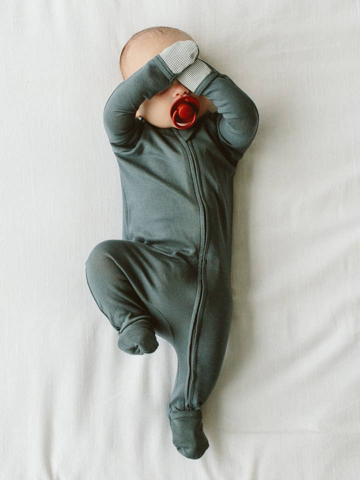 goumikids - Wholesale Sleepsuit - Baby - Grow With You Footie + Snug Fit - Midnight