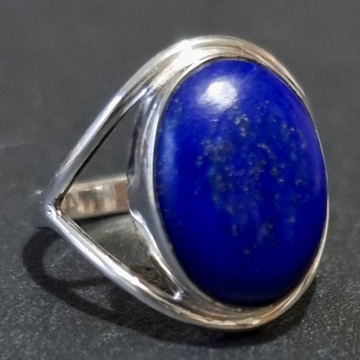 Unisex Ovaler Lapislazuli-Ring | 925 Silber | 15 mm x 12 mm für den Großhandel von Mistry Gems