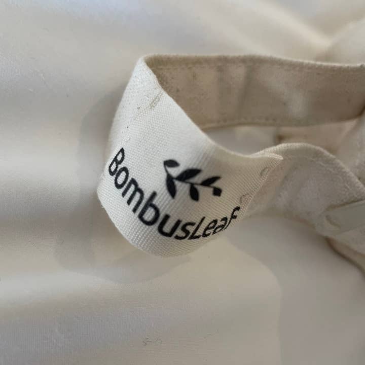 BombusLeaf – wholesale Make-up/cosmetic bag – Cosmetic / Toiletry Bag - Sustainable, Unbleached Cotton2