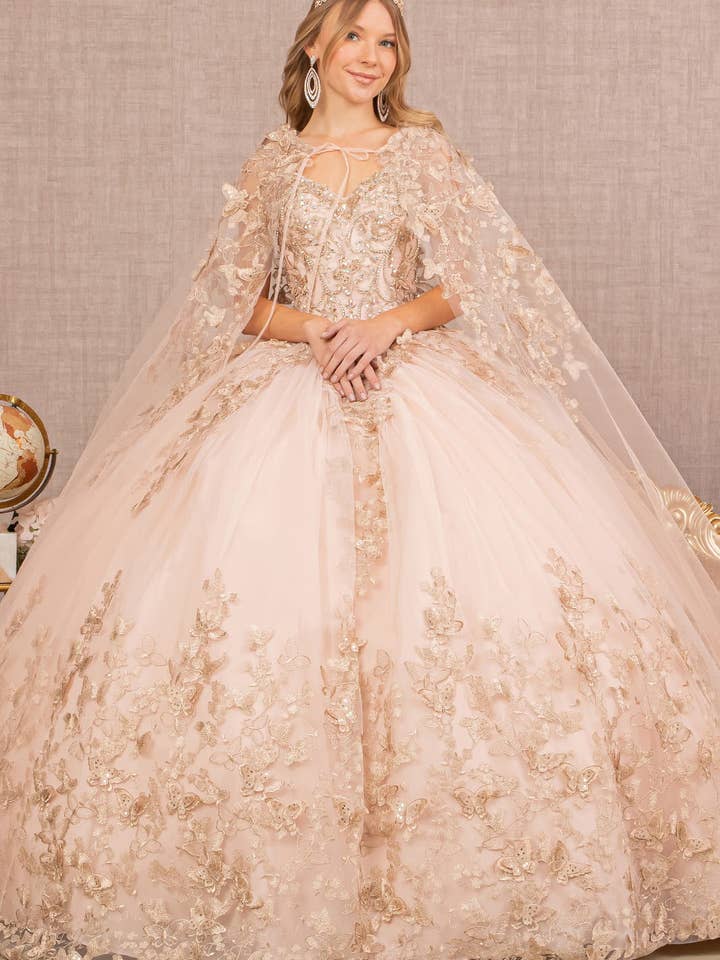 Robe de Quinceañera en maille bijou avec appliques papillons 3D et cape longue en maille pour la vente par Tux-USA®