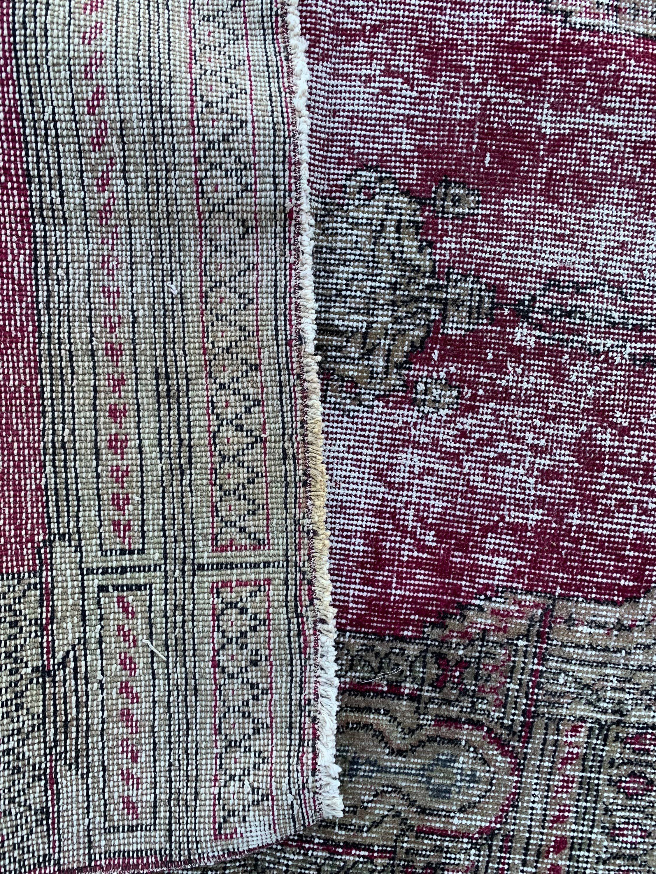 The Loom Wholesale - Wholesale Rug Pad - Vintage Small Rug 2,9x4,5 ft (88x136 cm), Turkish Red Oriental Wool Rug7