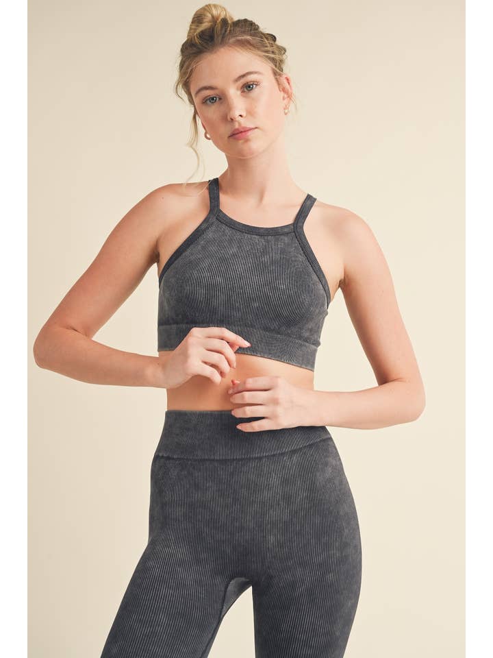 KIMBERLY C – Engroshandel Activewear-sæt – til kvinder – Sømløs ribbet BH og leggingssæt med høj hals18