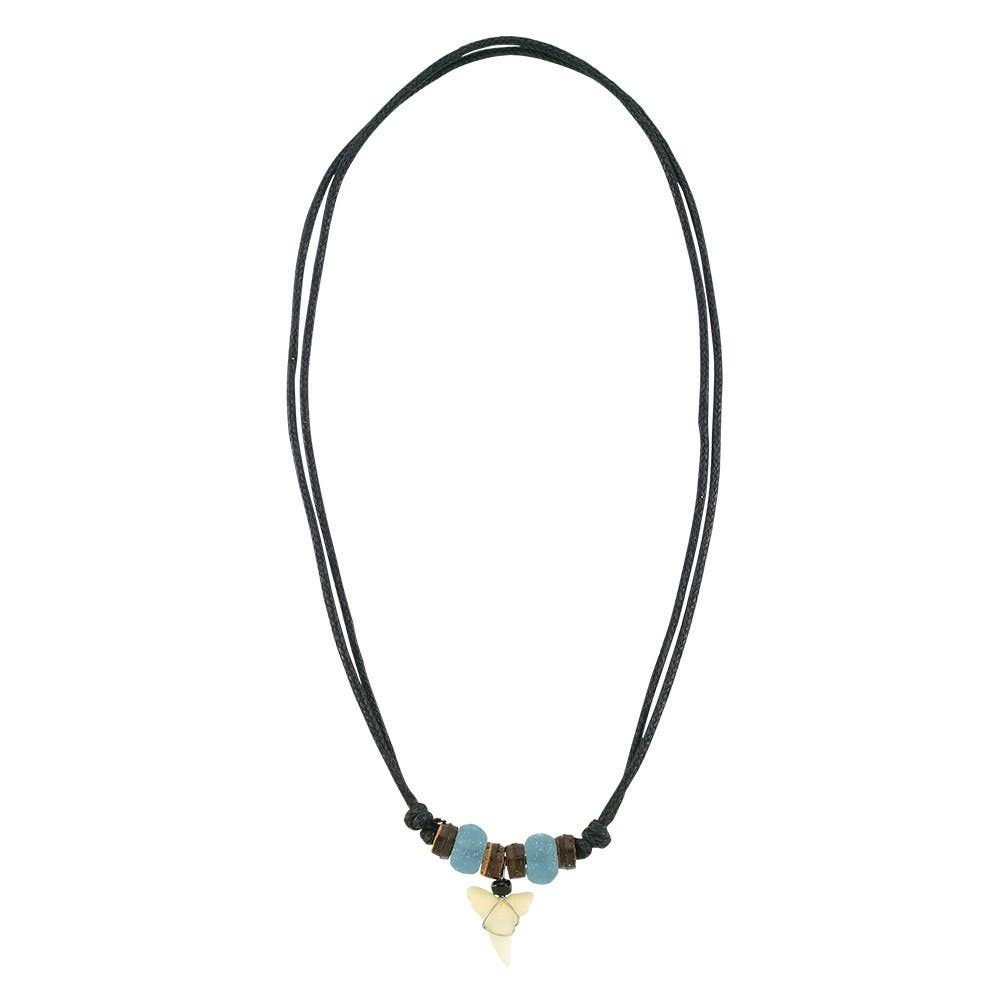 World End Imports Jewelry & Gifts - Vente Colliers à pendentif - NK Coco/Perle givrée Sharktooth-123