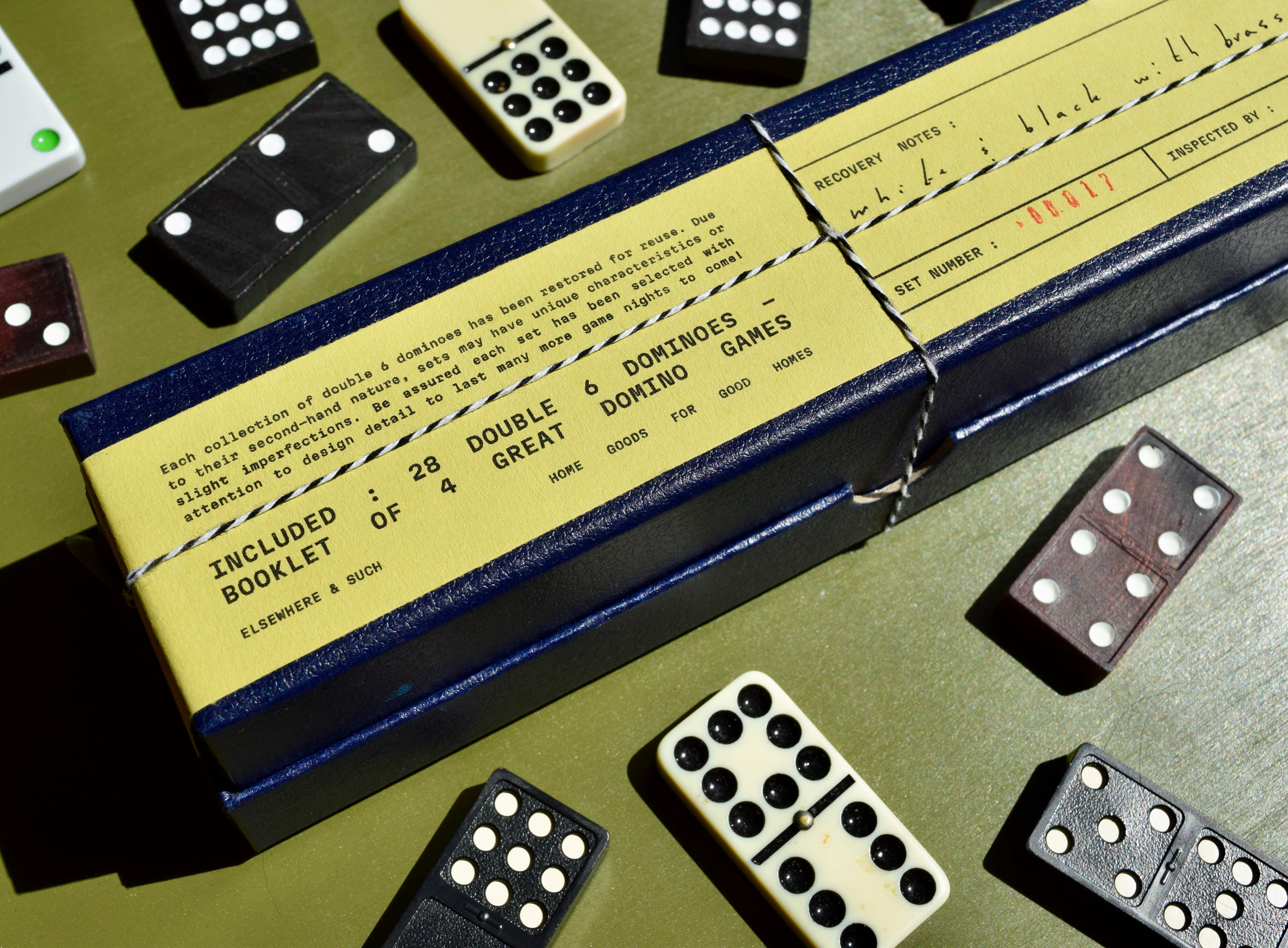 Elsewhere & Such - Wholesale Dominoes - Retro Domino Set1