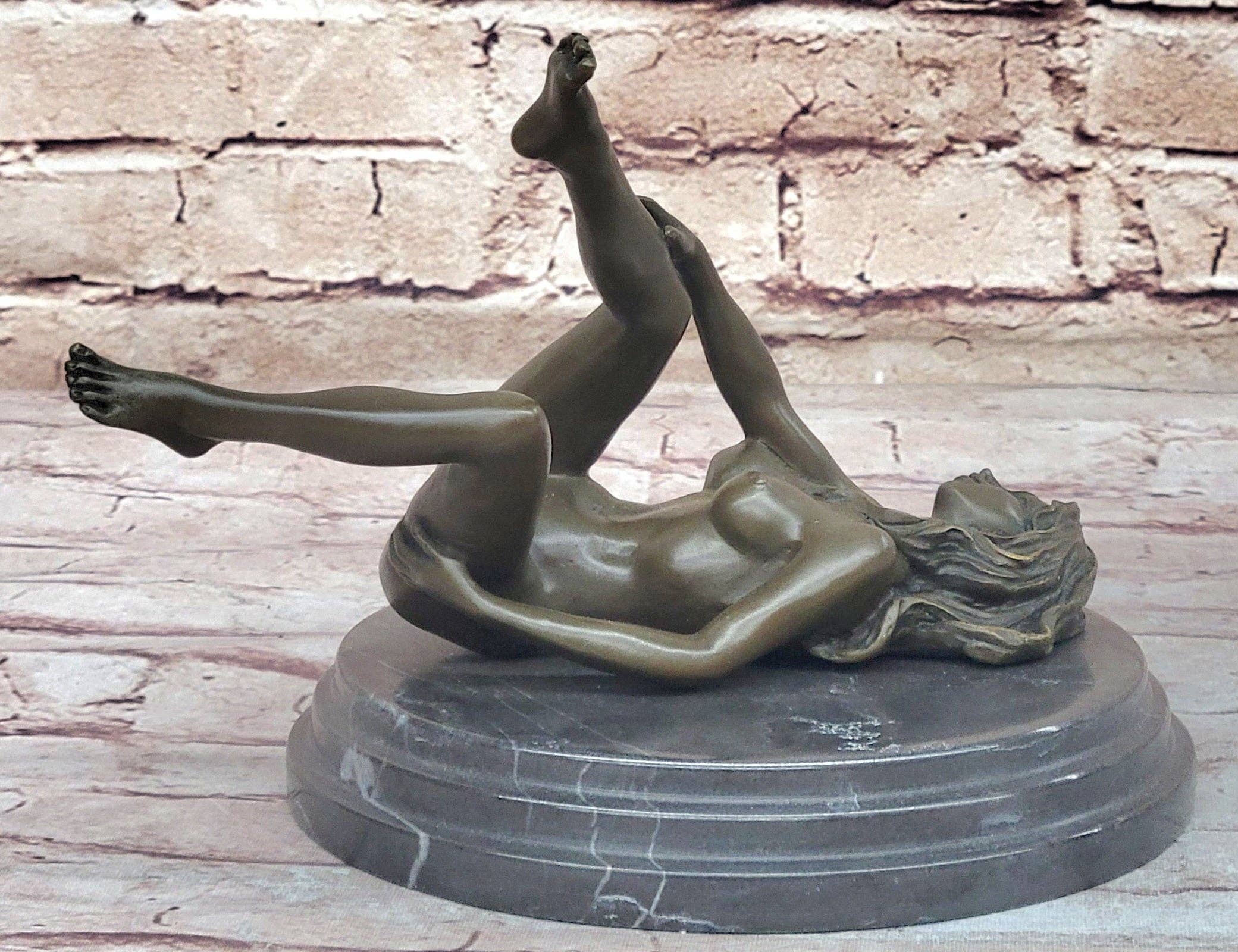 Bronzhaus - Wholesale Sculpture - Erotic Bronze Sculpture Figure Nude Girl on Her Back Art Decor4
