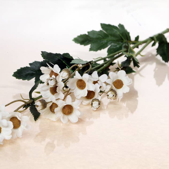 Mezu Silk Flowers – wholesale Artificial flowers – Artificial White Daisy Silk Flower Spray Stem 1