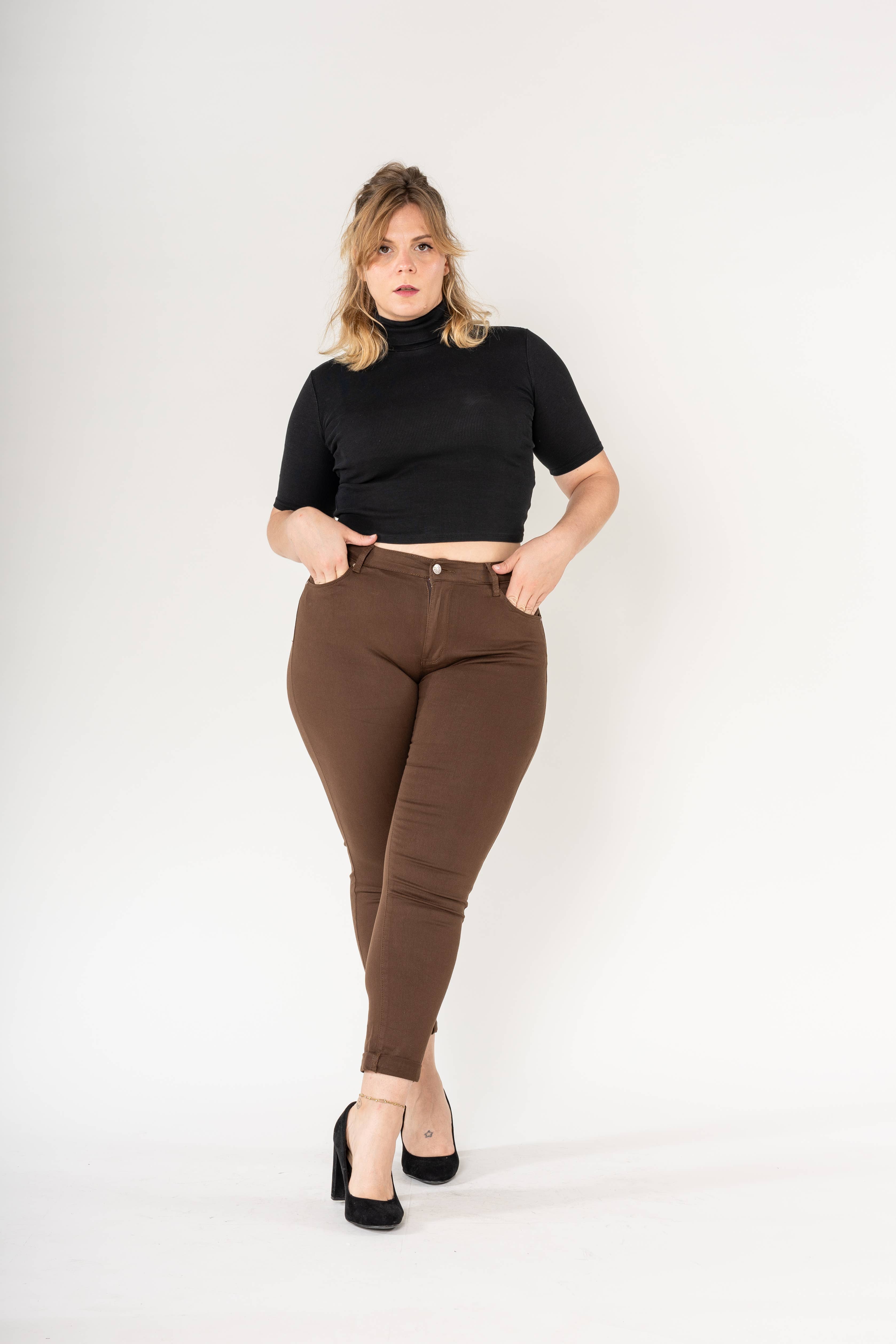 Nina Carter – Calças - Mulher por atacado – Tamanho Plus Curve Plus Tamanho Voltar ao Pescoço P199117