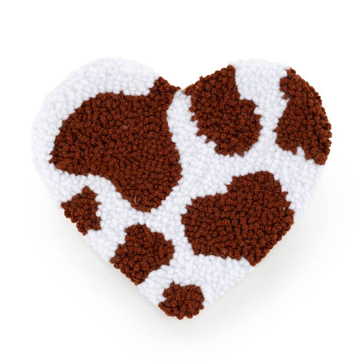 Cœur imprimé vache, dessous de tasse, dessous de verre en punch needle pour la vente par EmbroiderywithAycan