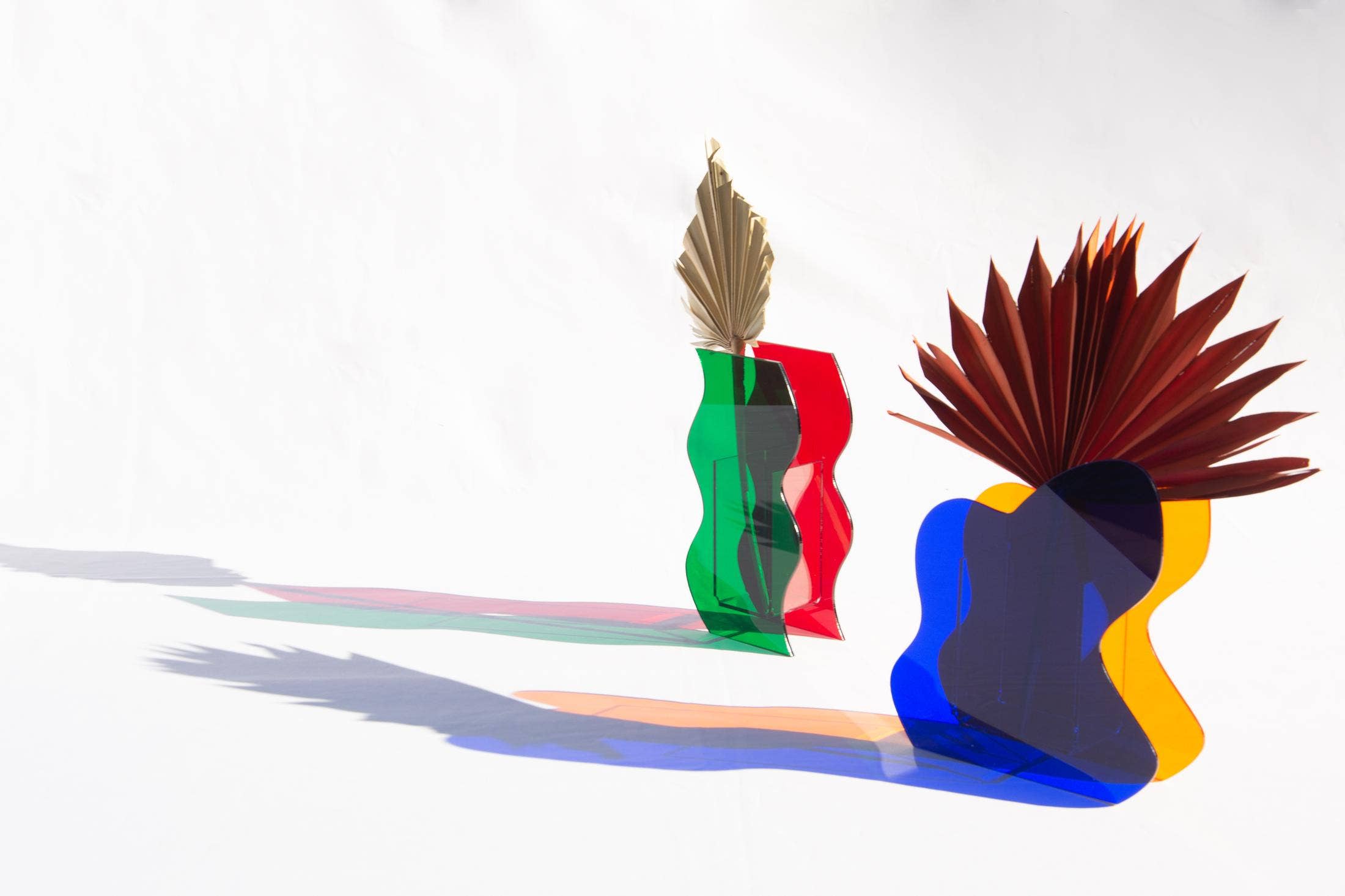 Really Nice Things - Vente Vases - Vase en acrylique coloré organique1