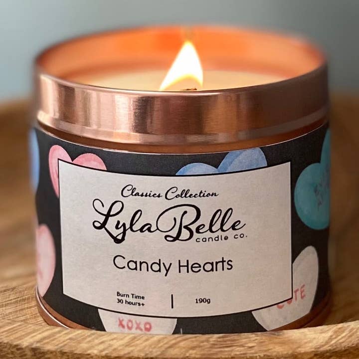 Vela en lata Candy Hearts para venta al por mayor de Lyla Belle Candle Co.