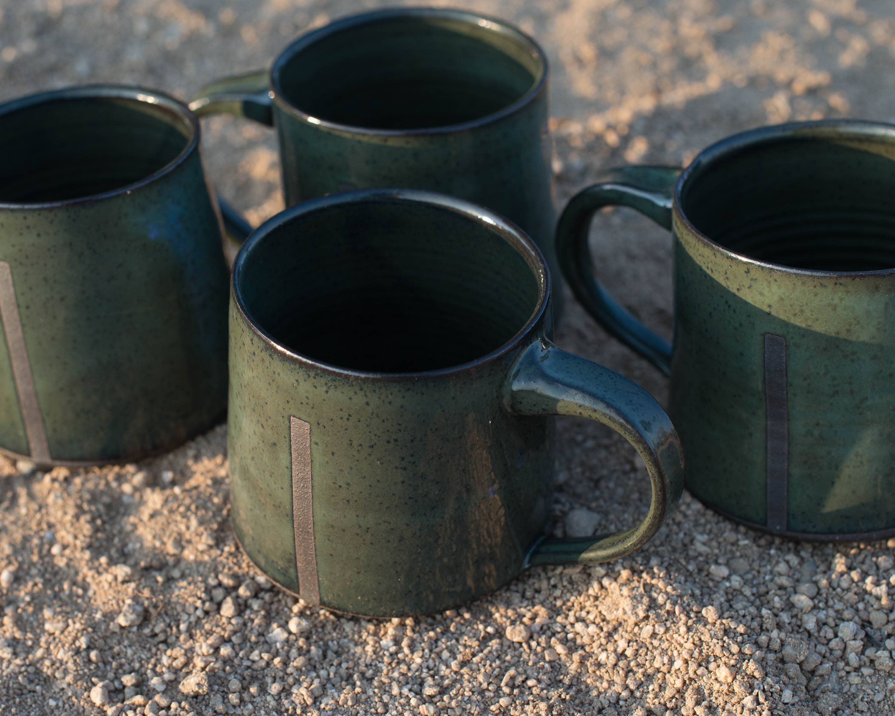 ZZIEE Ceramics - Vente Tasse à café - Mug en céramique fait main en vert foncé2