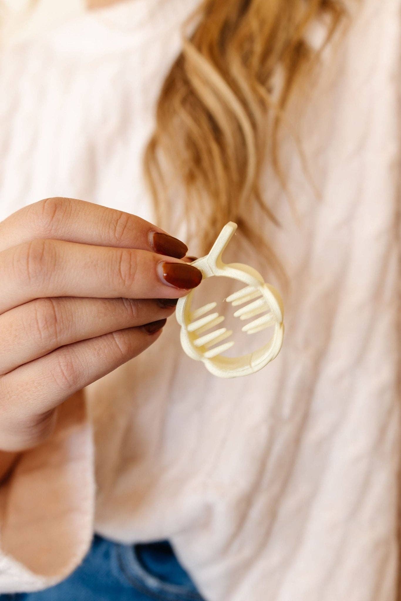 Shop Andi - Wholesale Hair Clip - Women's - Ponytail Claw Clip6