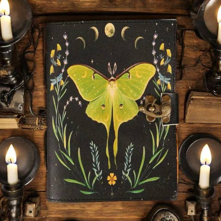 Leeg Spreukenboek van Schaduwen Luna Mot Dagboek Hekserij voor wholesale door MNM HANDICRAFTS