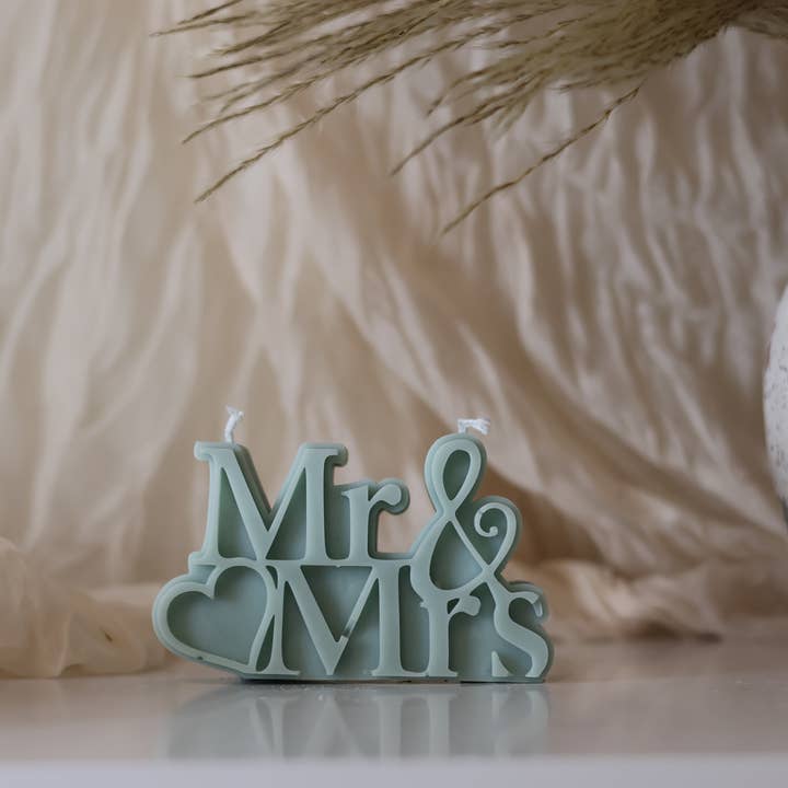 Agaboo Candle - Wholesale Novelty Candle - Mr & Mrs Candle 2.5x4in2