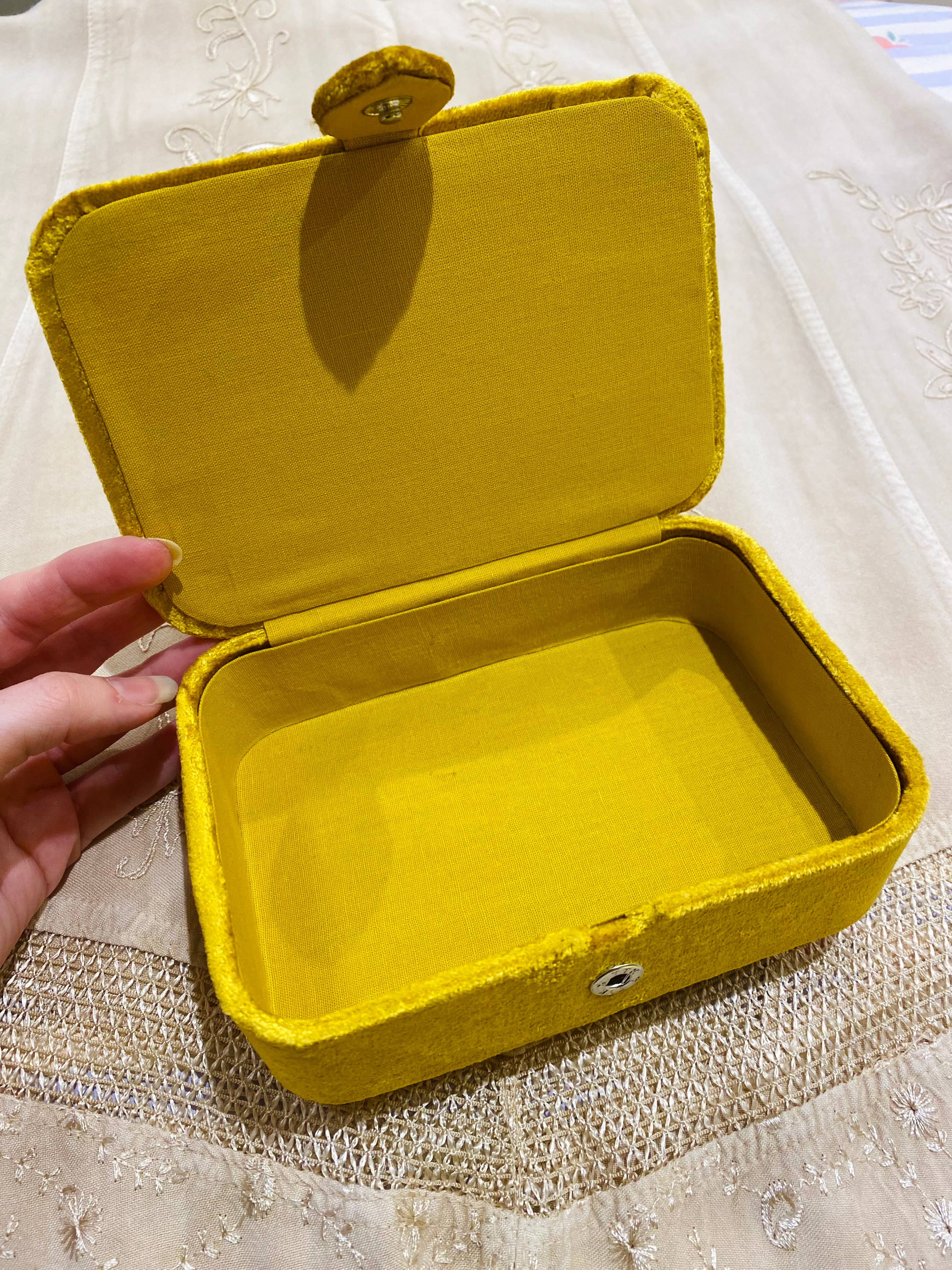 Temple of Treasure - Wholesale Jewelry Box/Organizer - Sun Velvet Tarot Jewelry Box yellow beads5