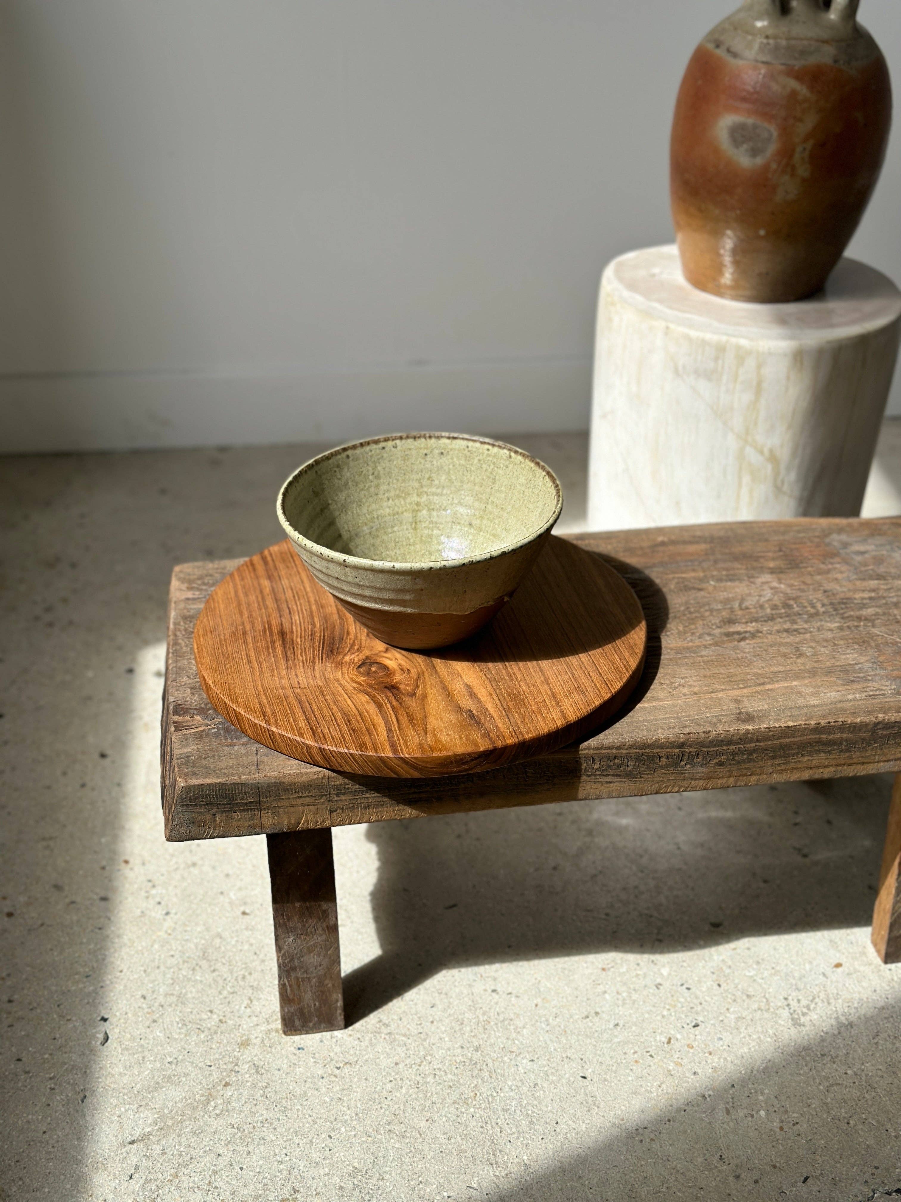 Office Objets – wholesale Skärbräda – Rund skärbräda i urholkad teak D:3070